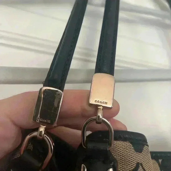 Coach Madison Large Shoulder Bag - C1481-32721 - Printed Signature Fabric - Picture 2 of 16